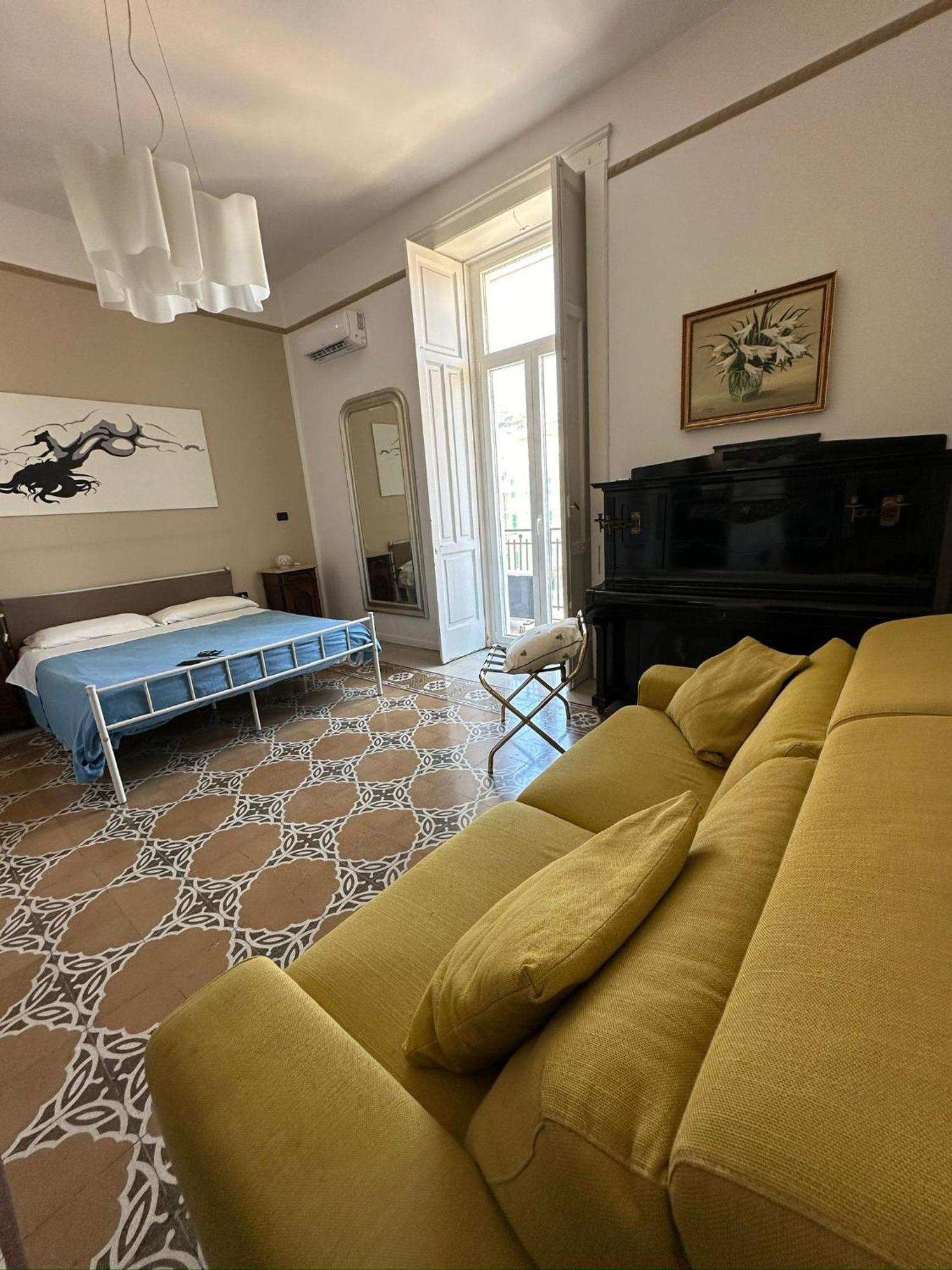 L'Una Di Notte Salerno Eksteriør bilde
